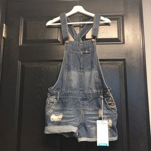 🚫SOLD!!🚫Distressed Denim Overalls